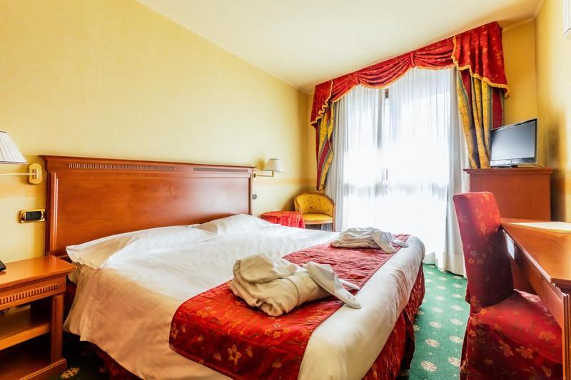 Hotel Cristallo Colle Colle Sestriere Zewnętrze zdjęcie