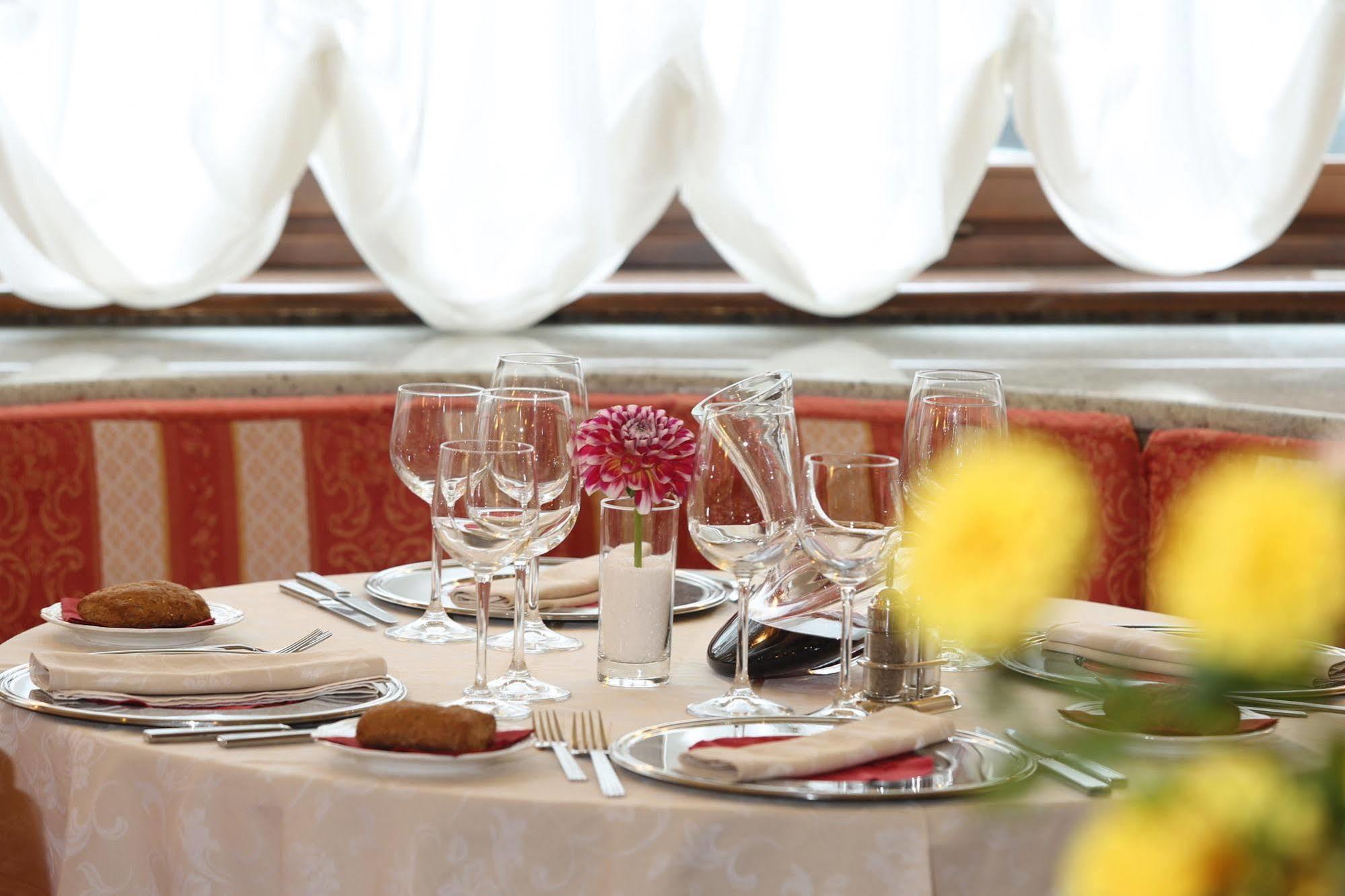 Hotel Cristallo Colle Colle Sestriere Zewnętrze zdjęcie